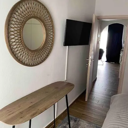 Luxury 1 Apartamento *